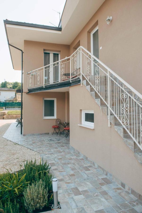 Affitta Camere La Fenice Di Folli Lorella Puegnago del Garda Exterior photo