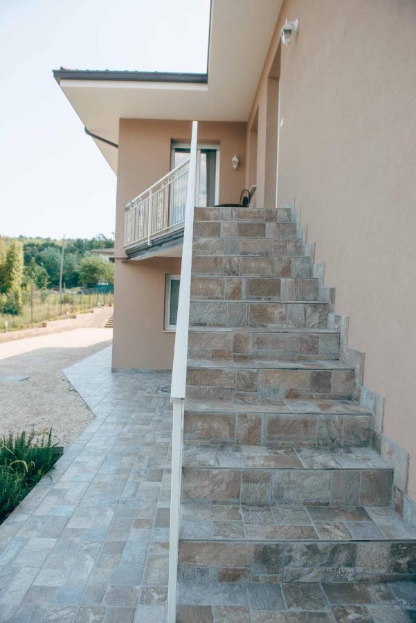 Affitta Camere La Fenice Di Folli Lorella Puegnago del Garda Exterior photo